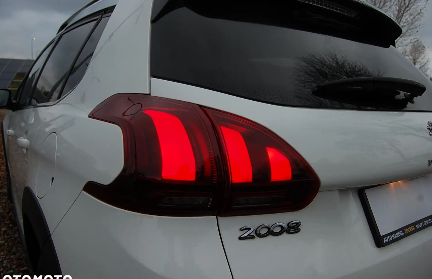 Peugeot 2008 cena 43900 przebieg: 137000, rok produkcji 2019 z Cieszyn małe 352